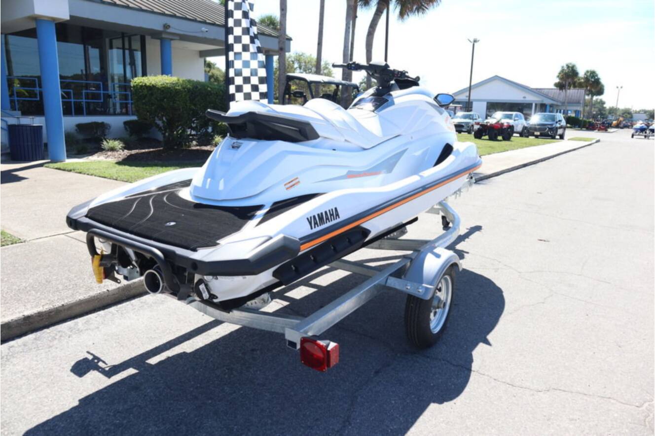 A photo of this 2006 Yamaha Waverunners GP 1900 C-CA