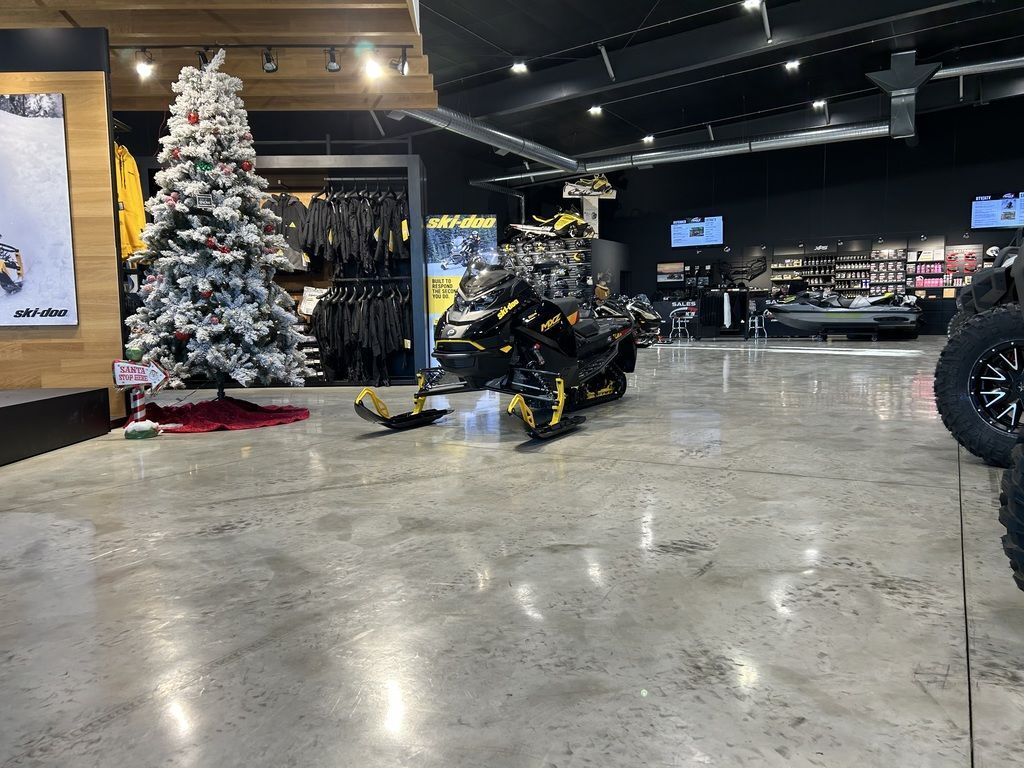 2027 Ski-Doo MXZ Adrenaline with Blizzard Package 850 E-TEC® 137 Ic 600R E-TEC 137 1.25 in dickeyville WI