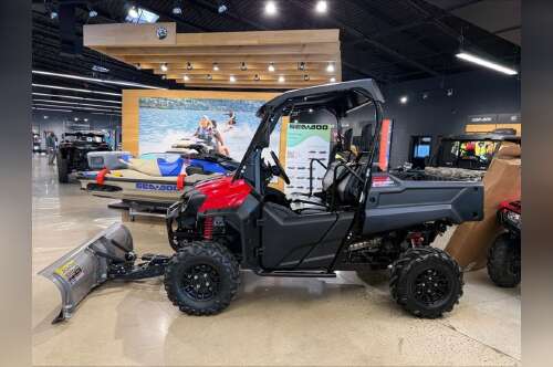 2024 Honda® Pioneer 700 Deluxe in bedford OH
