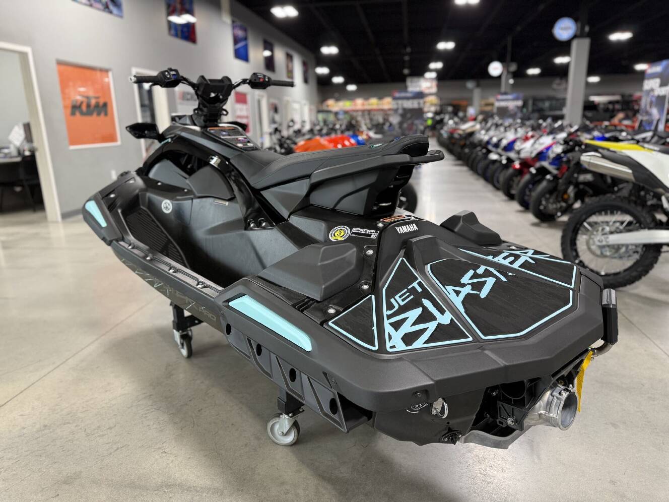 A photo of this 2027 Yamaha JetBlaster PRO 3-UP