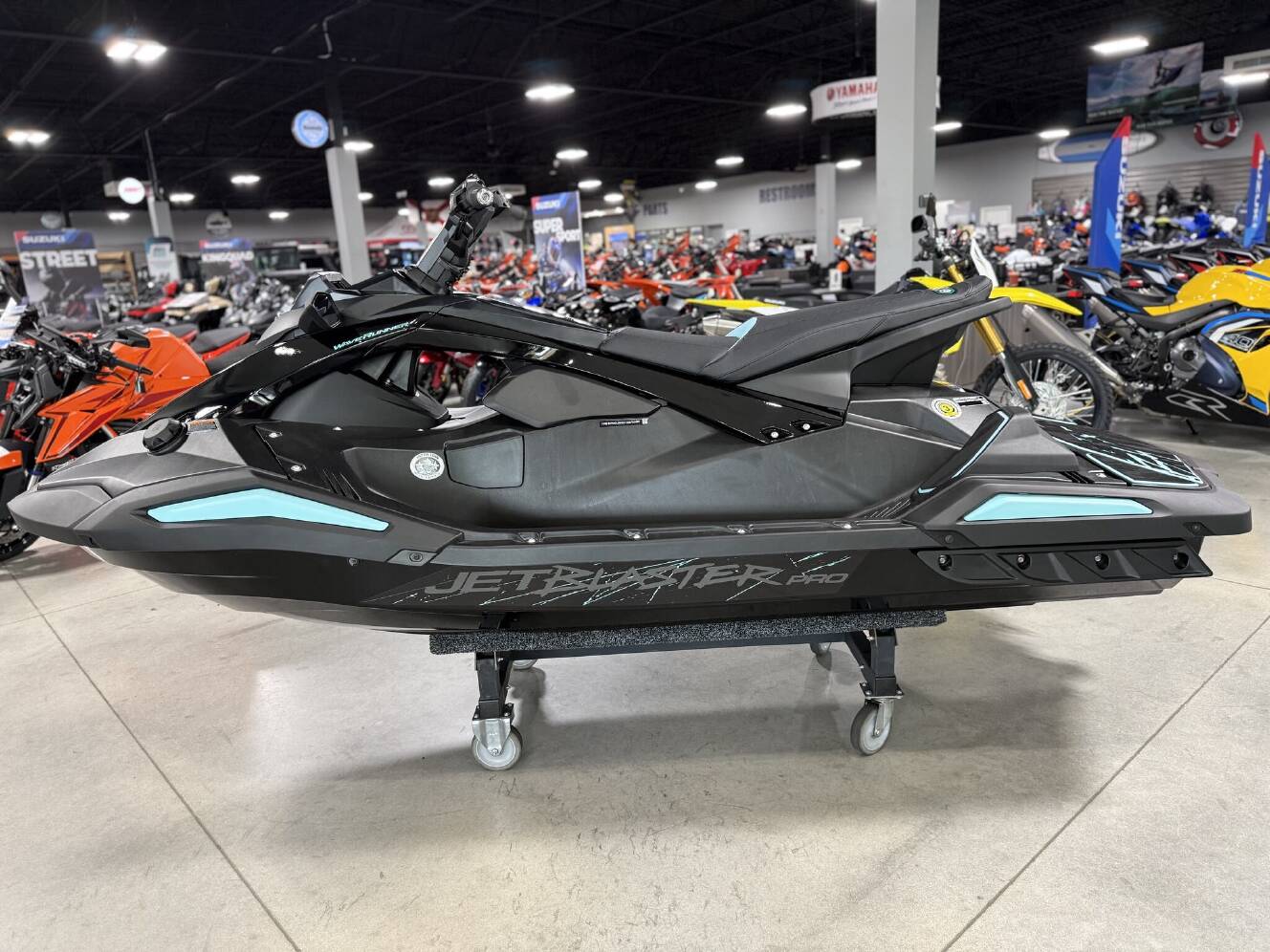 A photo of this 2027 Yamaha JetBlaster PRO 3-UP