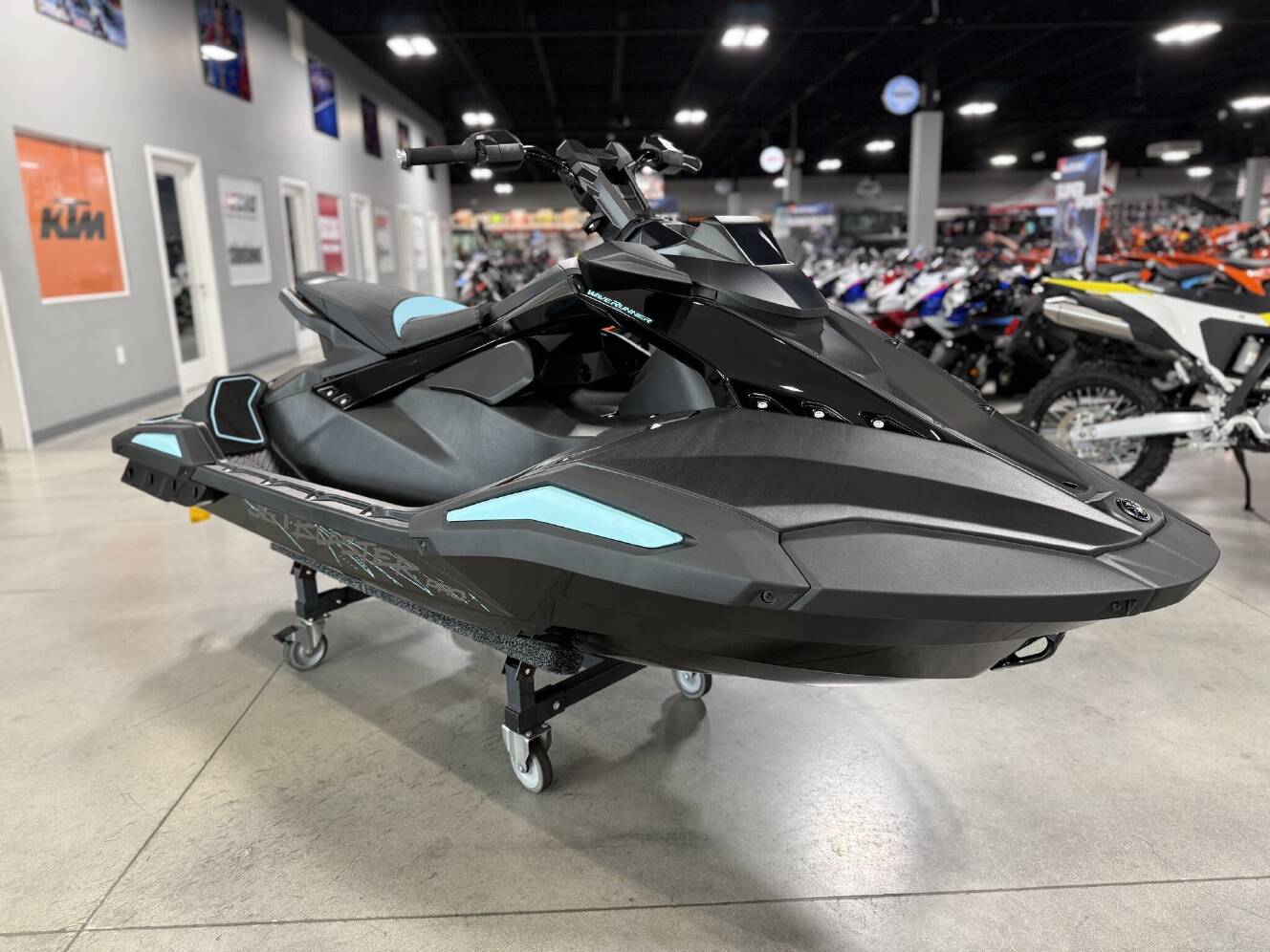 A photo of this 2027 Yamaha JetBlaster PRO 3-UP