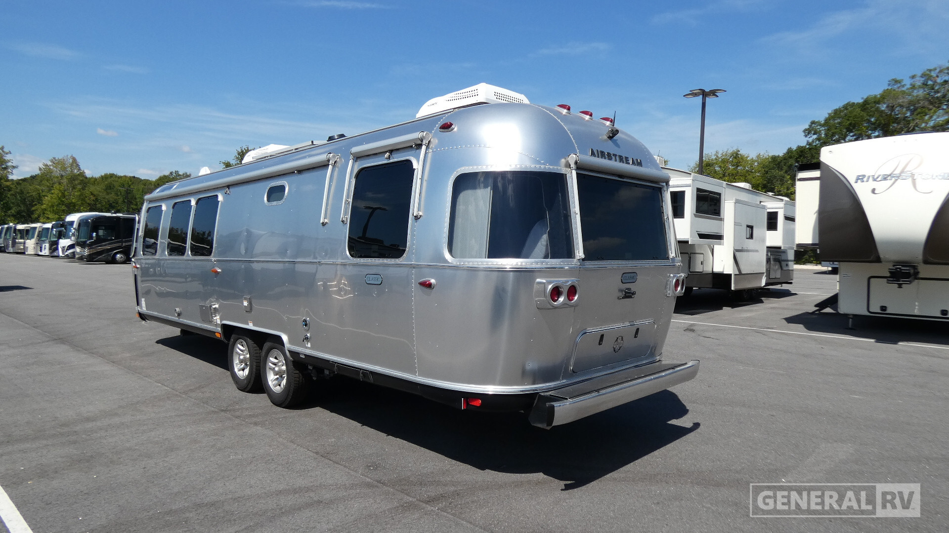 2021 Airstream Classic 30RB in salisbury NC