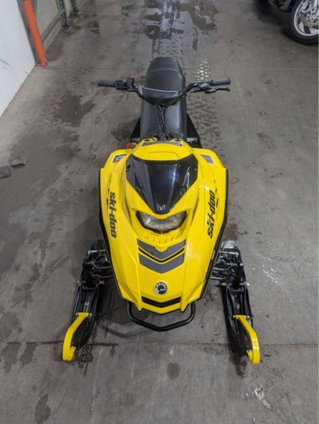 A photo of this 2027 Ski-Doo MXZ 200 200 cc 93 ES S_Lev_Yllw