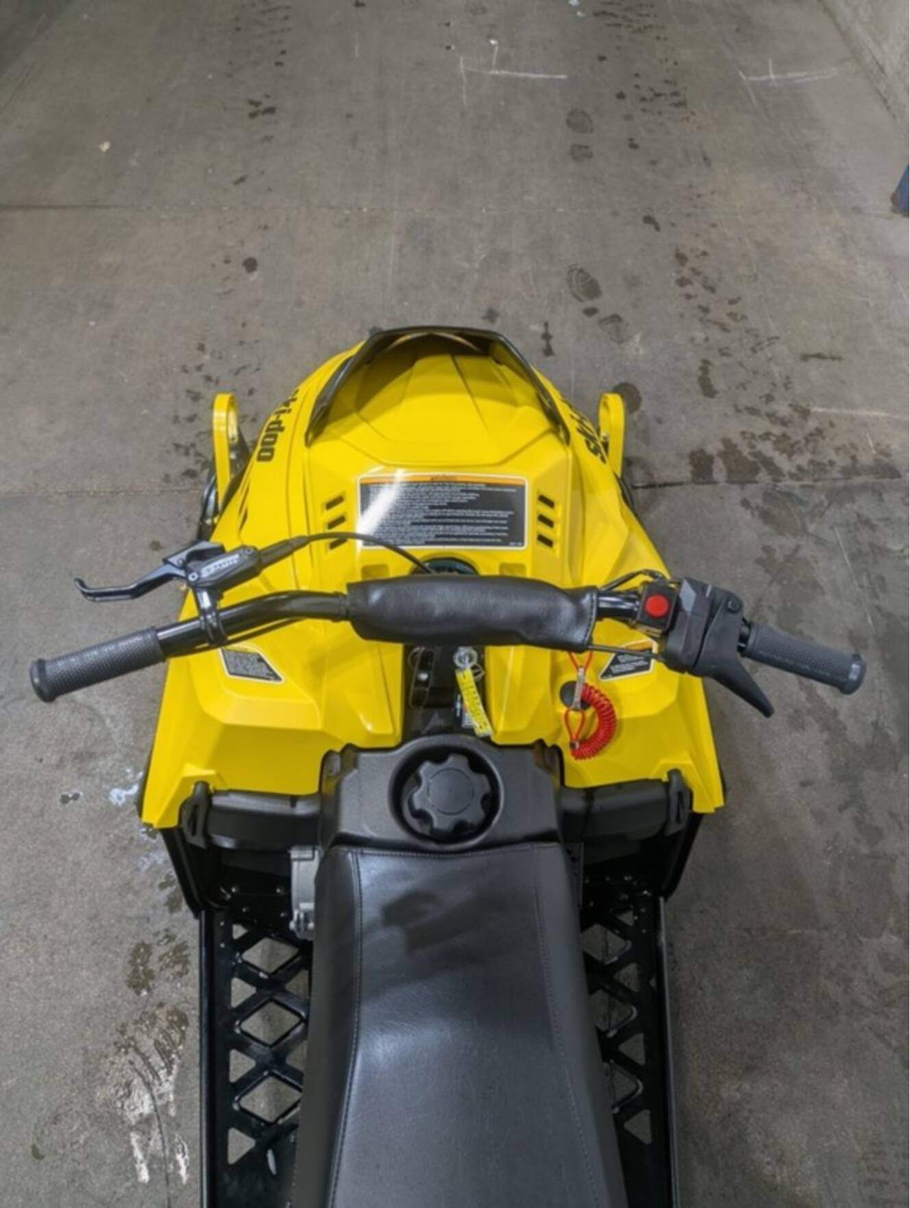 A photo of this 2027 Ski-Doo MXZ 200 200 cc 93 ES S_Lev_Yllw