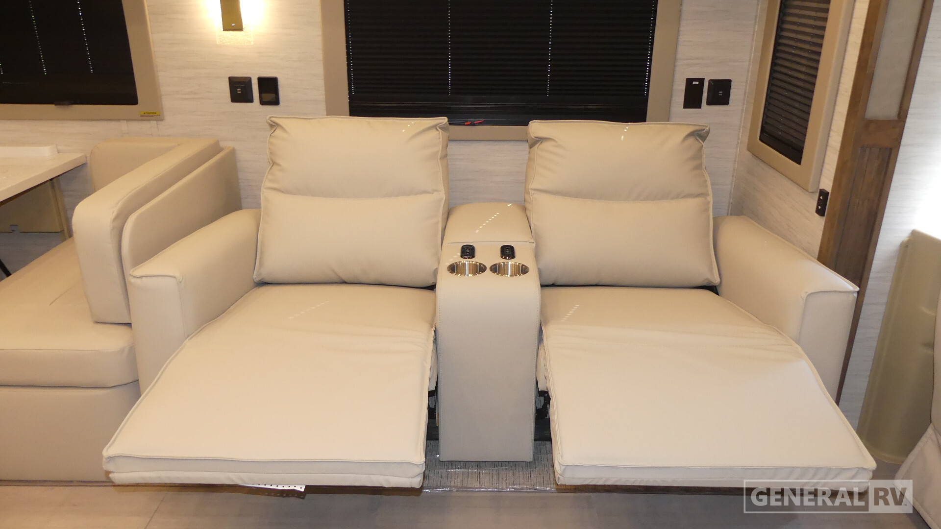 New 2027 Tiffin Allegro Red 37BA 37 Ba For Sale in Ashland, VA