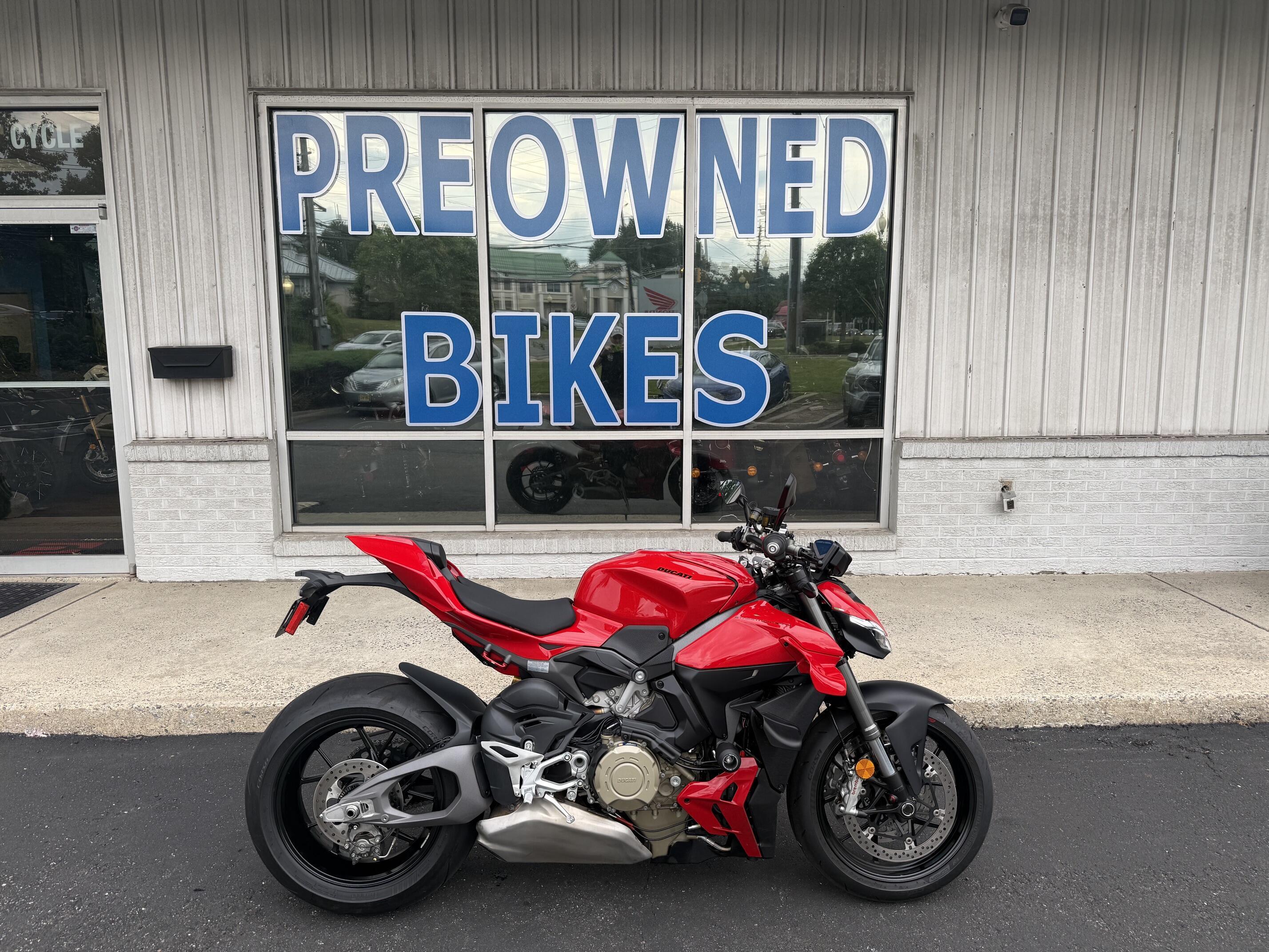 2025 Ducati Streetfighter in Metuchen, NJ