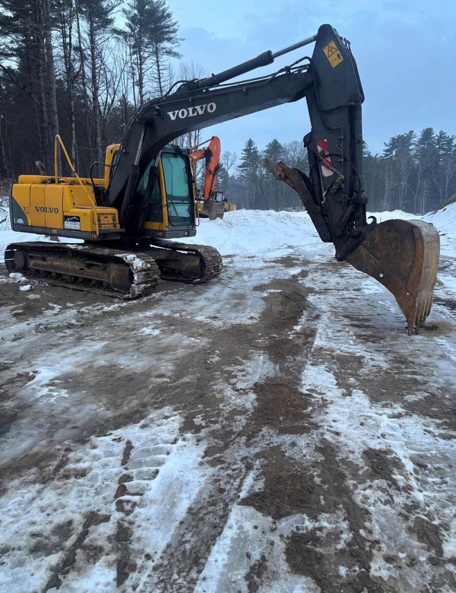 2005 Volvo EC140B in Wayne, MI