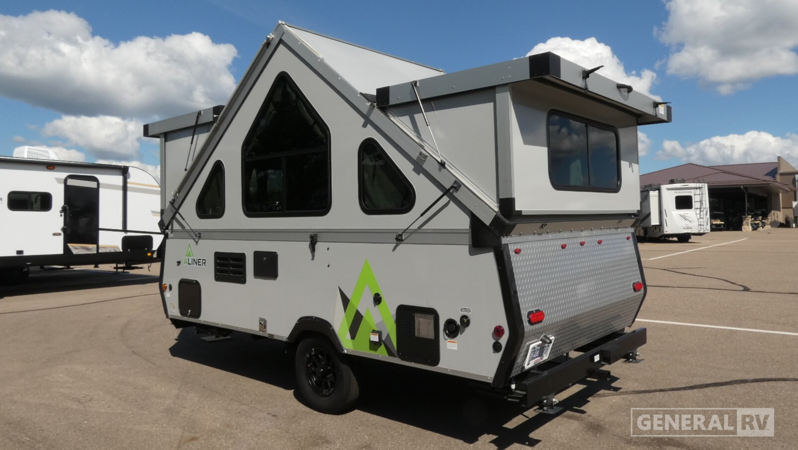 2026 Aliner Expedition Rear Sofa in clarkston MI