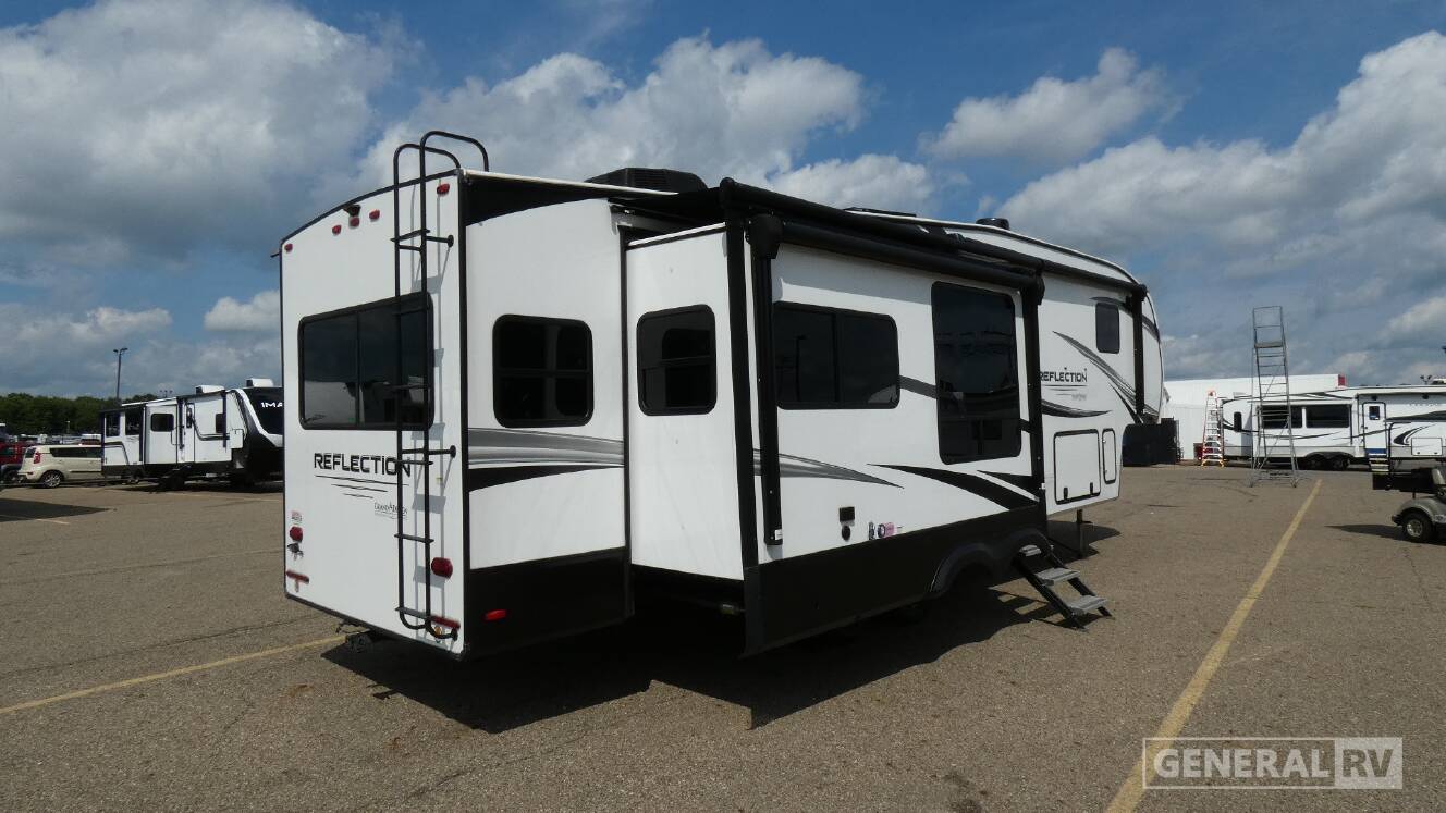 A photo of this 2023 Grand Design REFLECTION 337 RLS