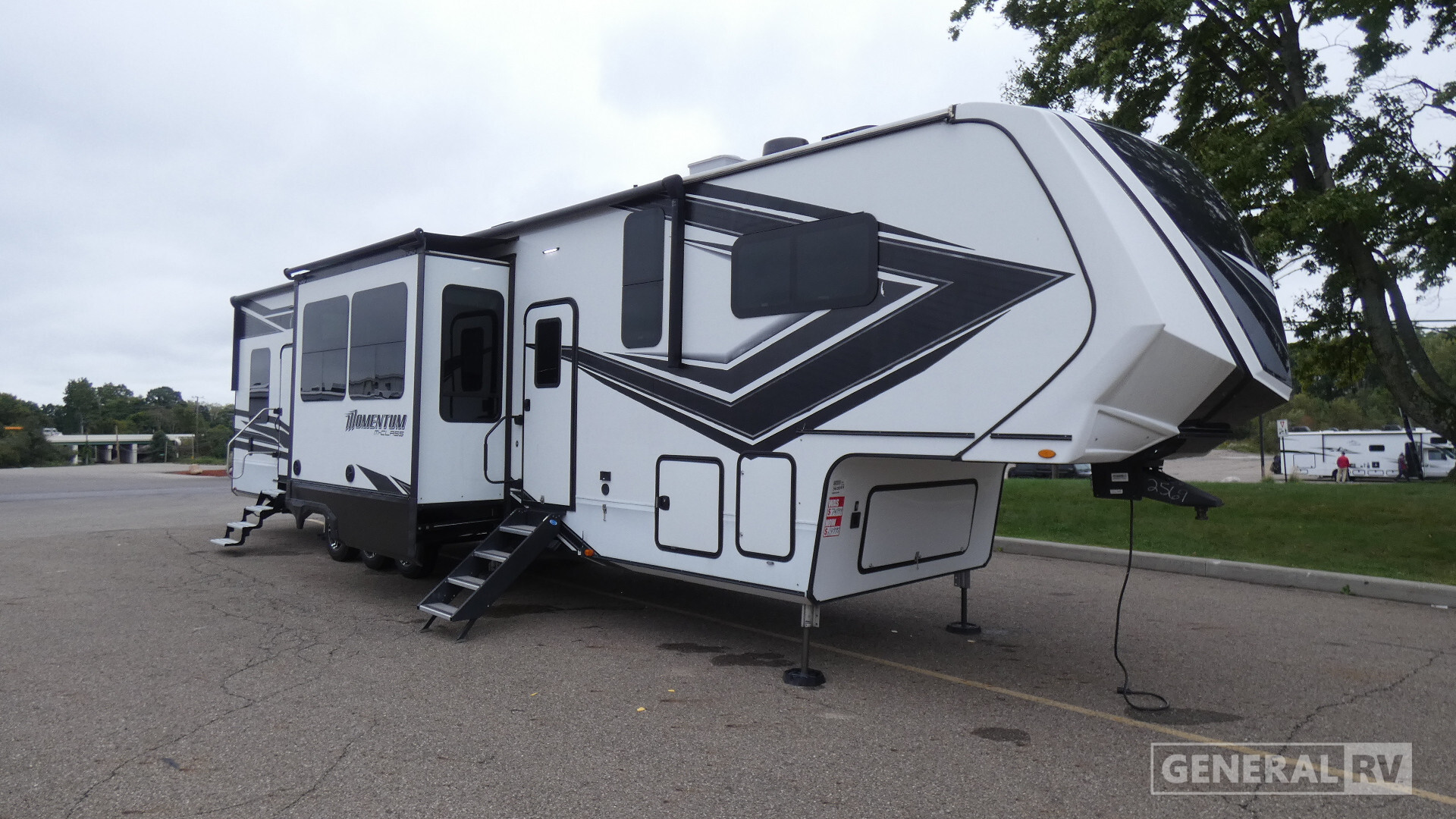 2022 Grand Design Momentum M Class 381MS in north canton OH