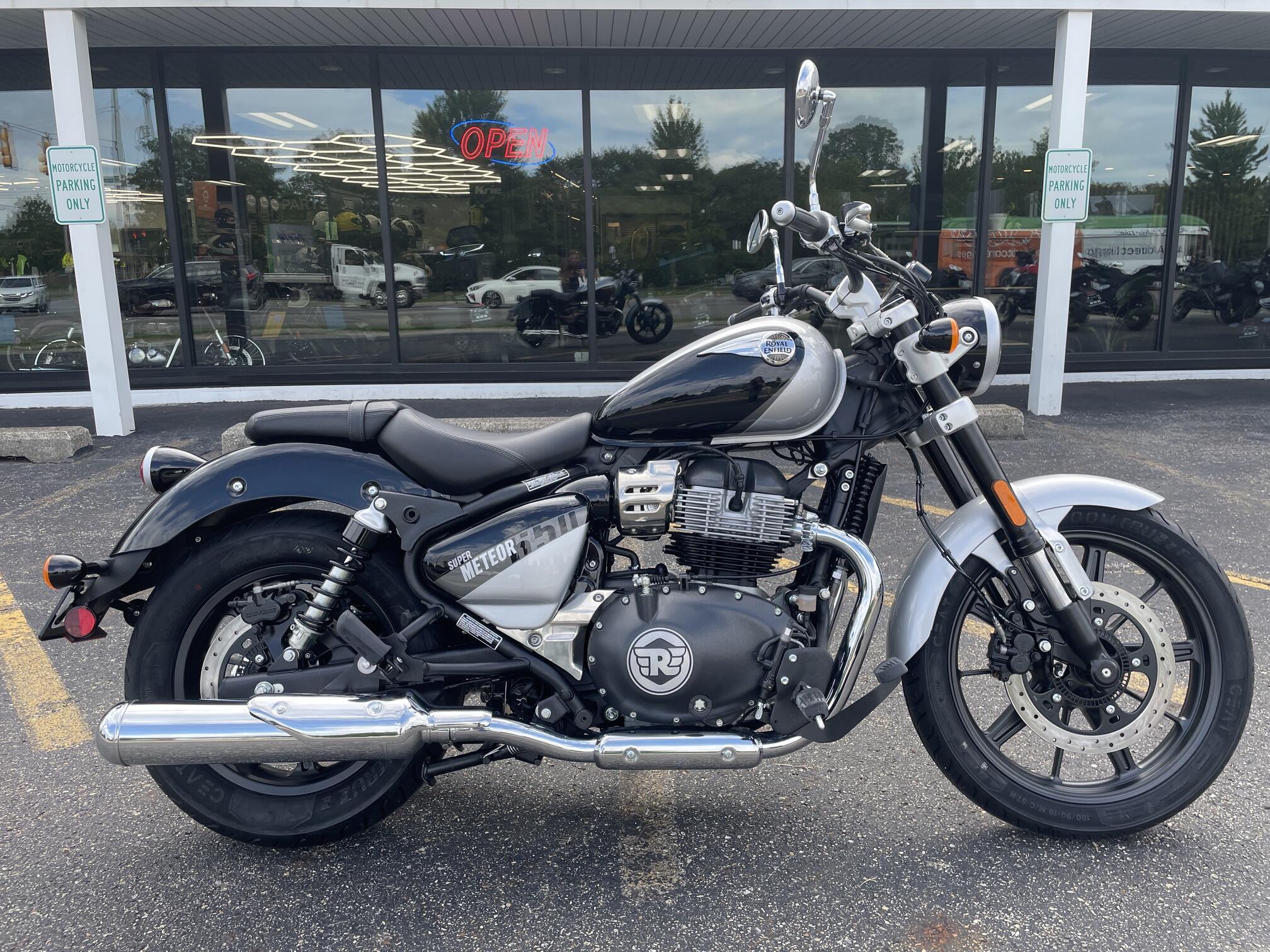2024 Royal Enfield Super Meteor 650 650 in Grand Rapids, MI
