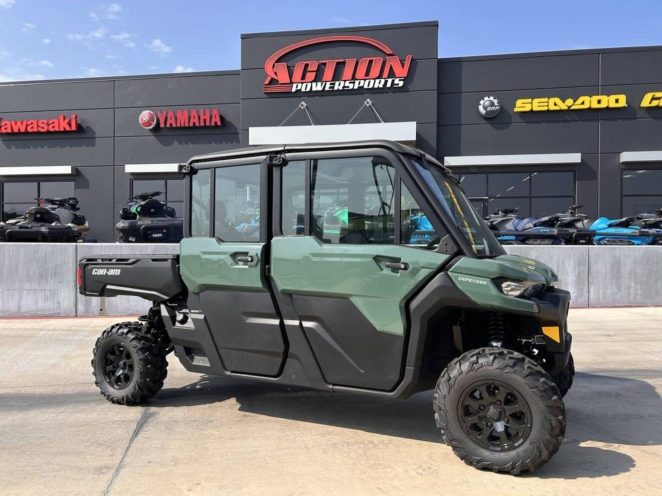 A photo of this 2026 Can-Am Defender MAX DPS CAB HD10