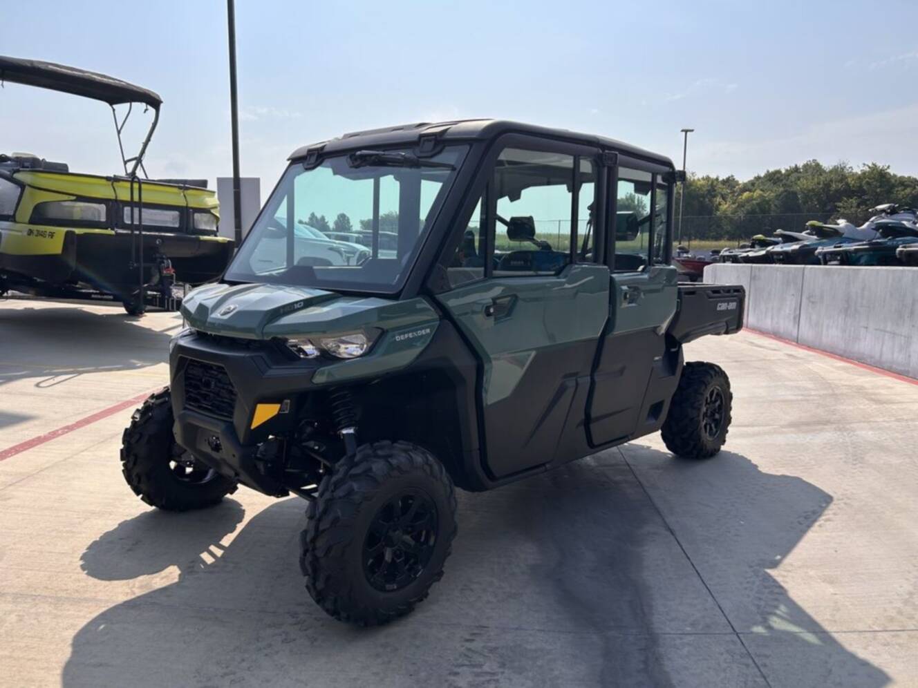 A photo of this 2026 Can-Am Defender MAX DPS CAB HD10