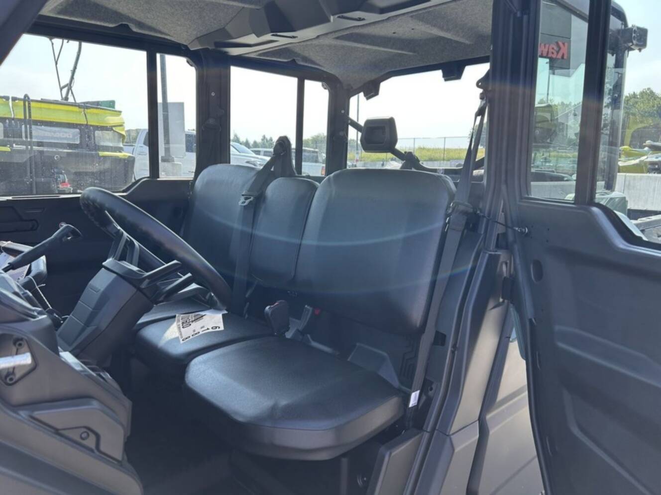 A photo of this 2026 Can-Am Defender MAX DPS CAB HD10