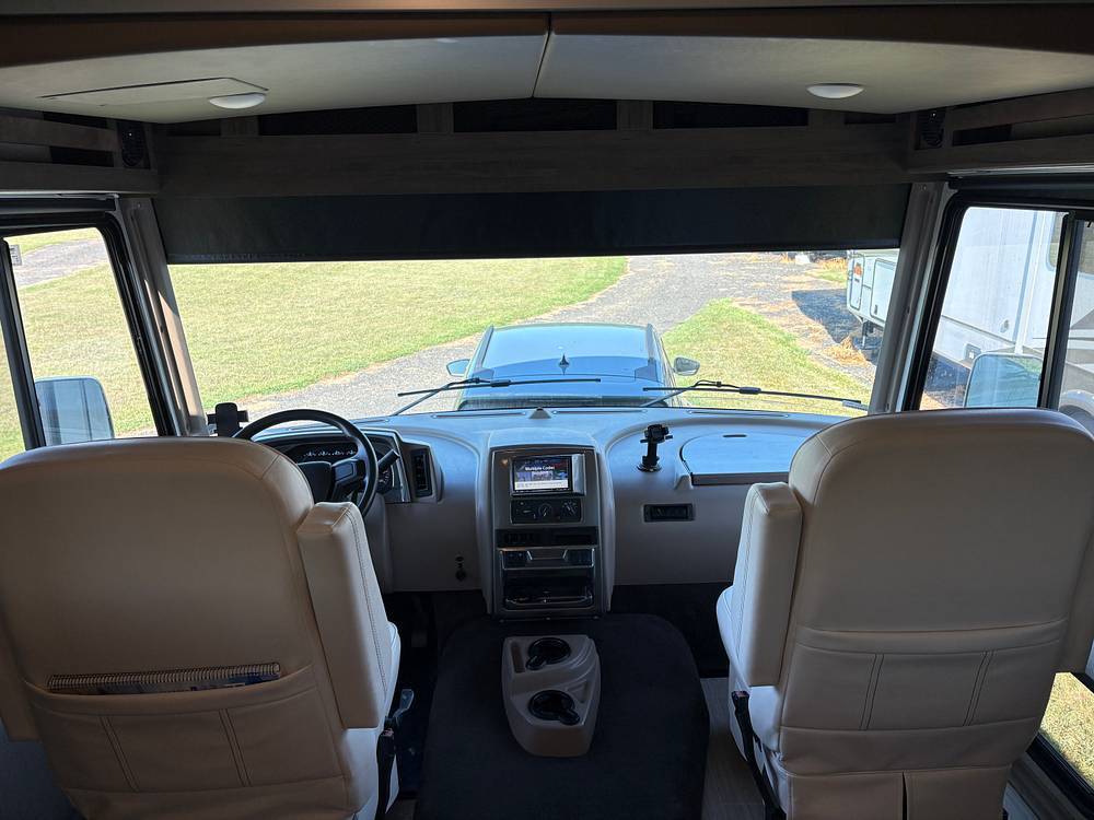 2022 Winnebago Adventurer 35F in moneta VA