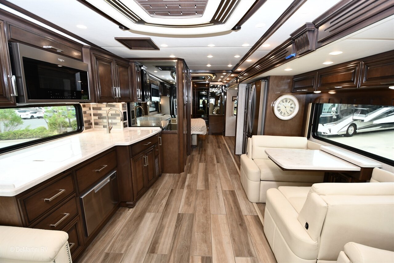 2023 Newmar London Aire 4551 in grass valley CA