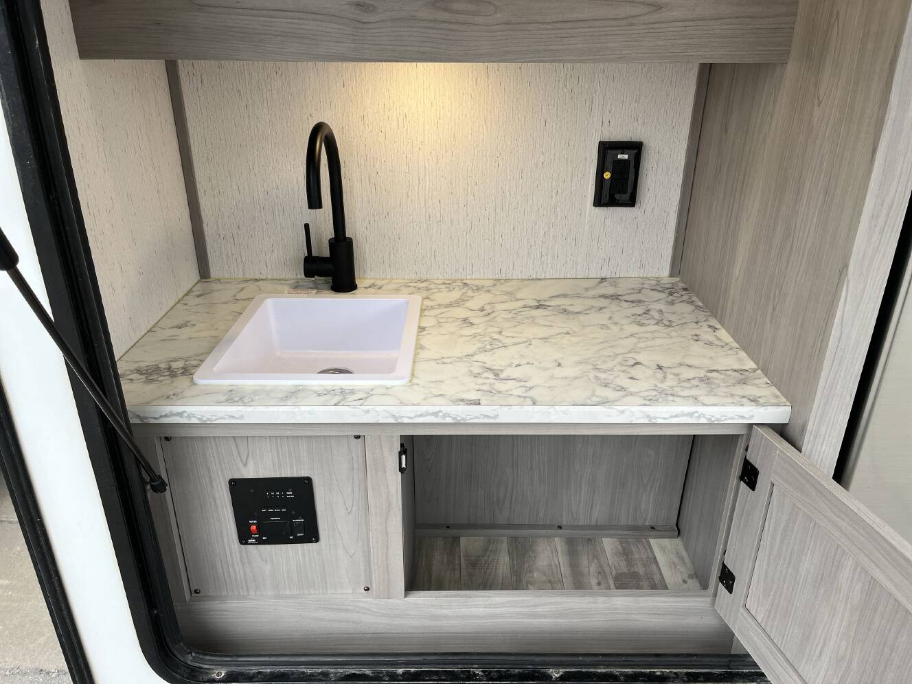 A photo of this 2023 Coleman COLEMAN RUBICON 1200RK