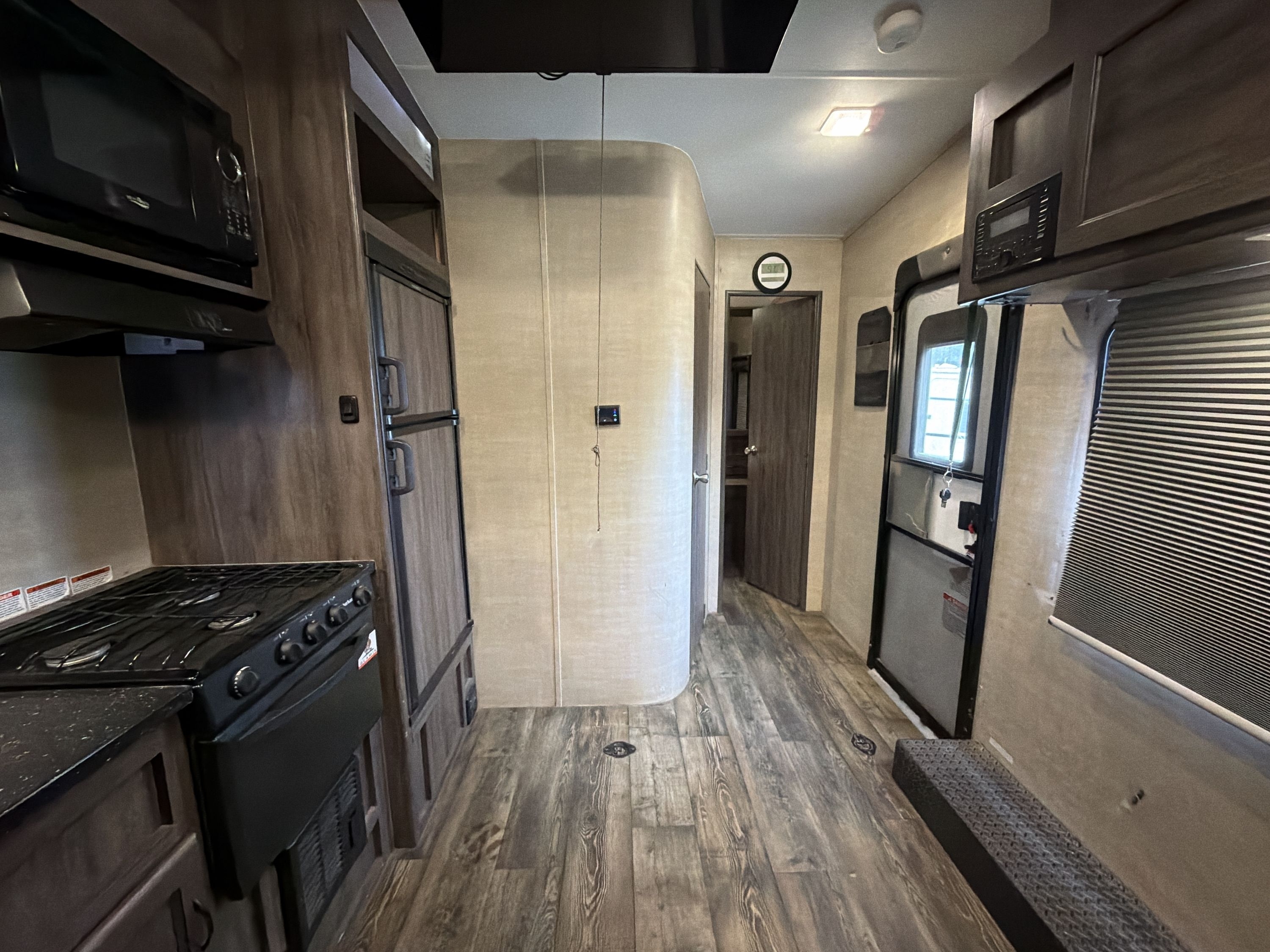 2019 Pacific Coachworks POWERLITE 22FS in riverside CA