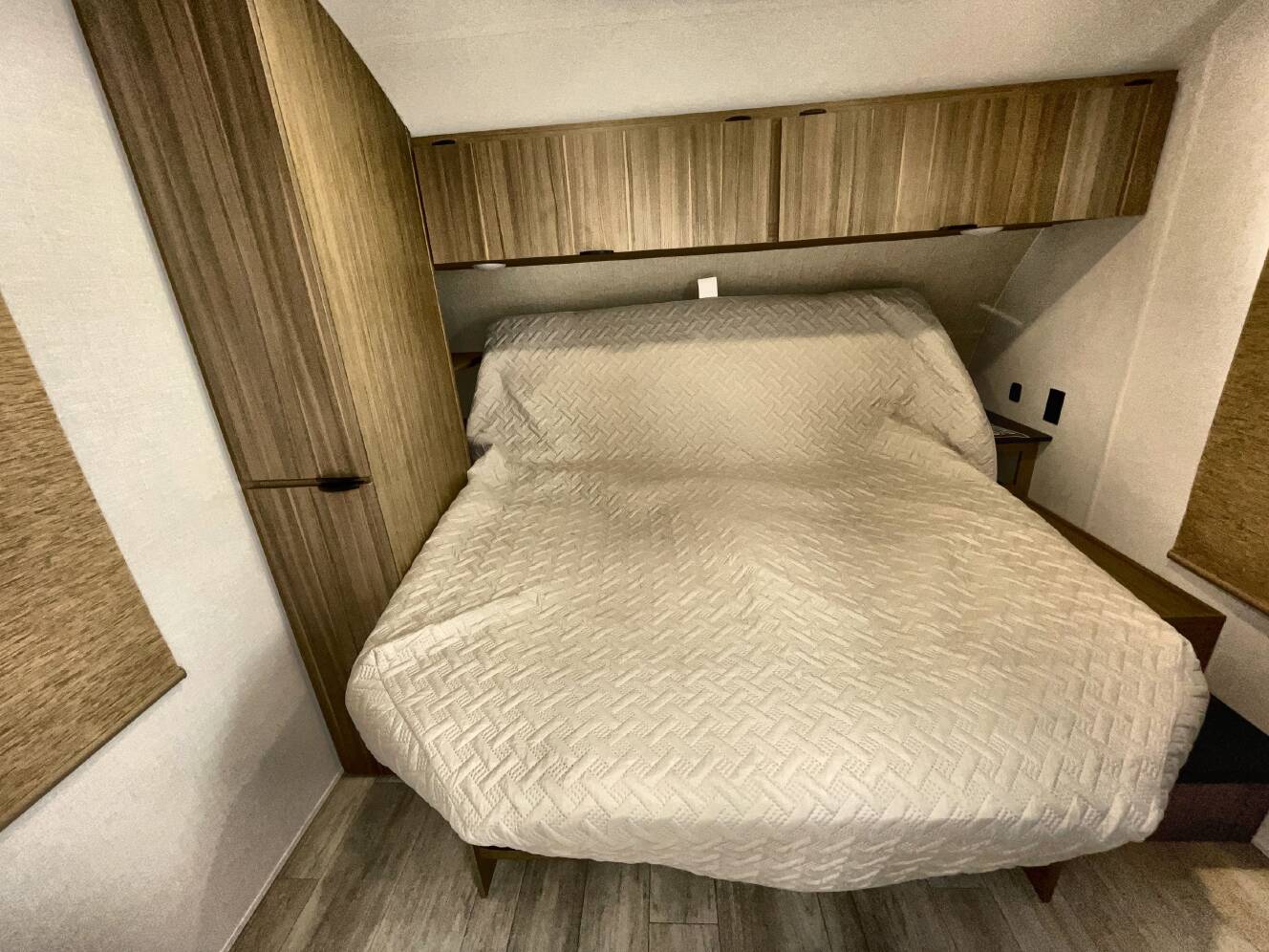 A photo of this 2025 Forest River SALEM CRUISE LITE 22VERANDA