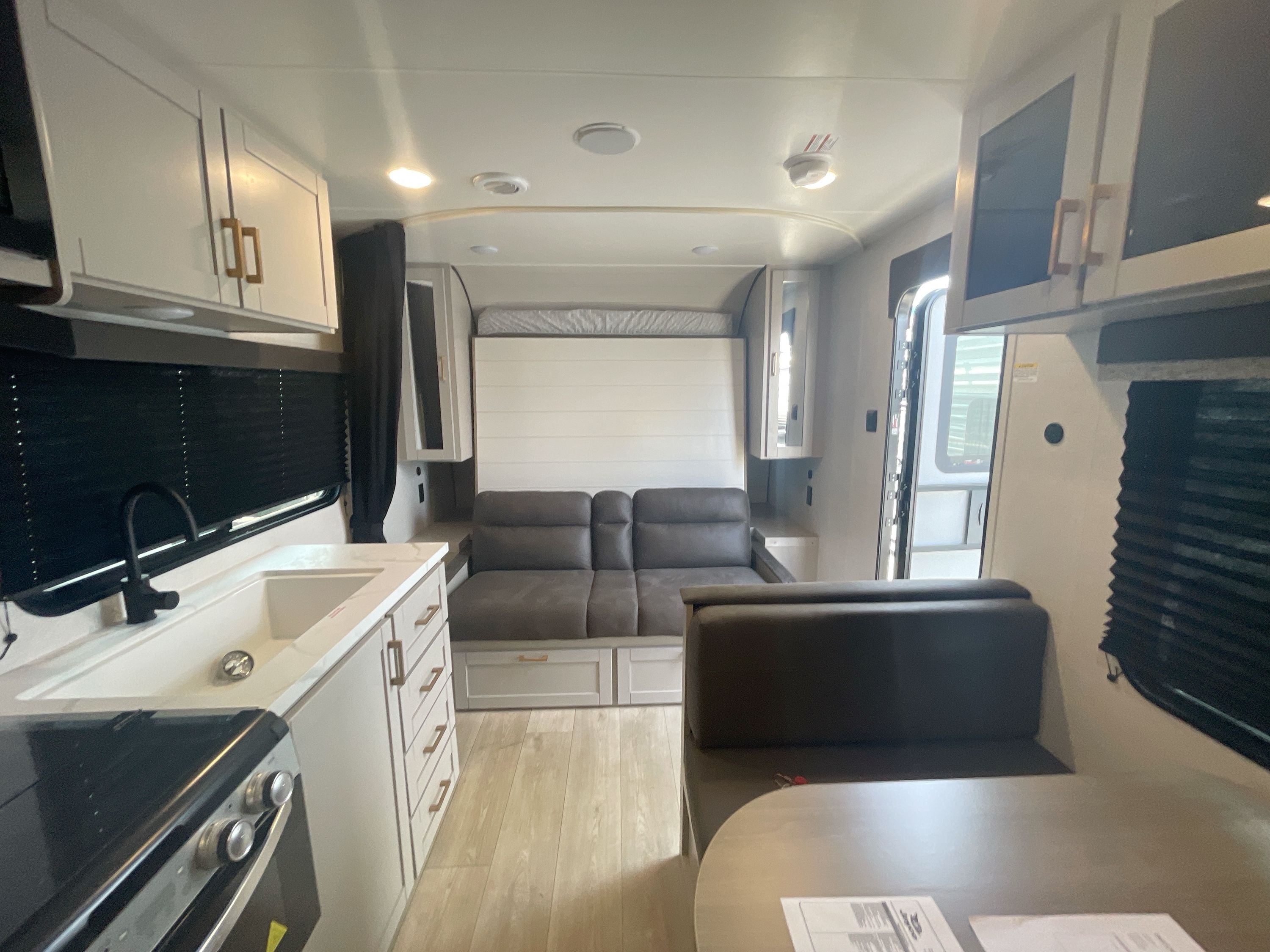 2027 Jayco JAY FLIGHT 211MBW in colton CA