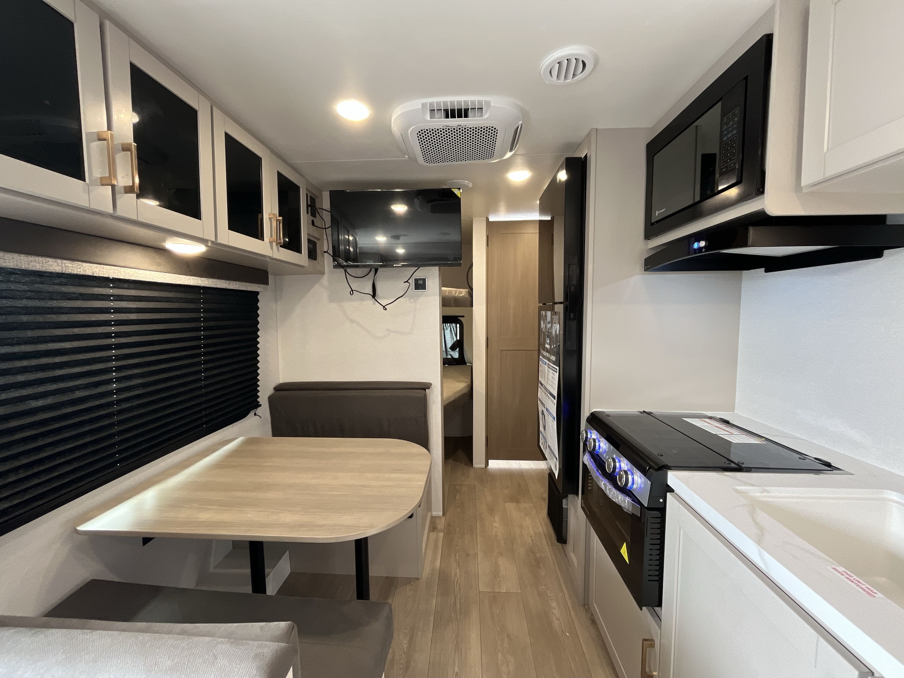 2027 Jayco JAY FLIGHT 211MBW in morgan hill CA