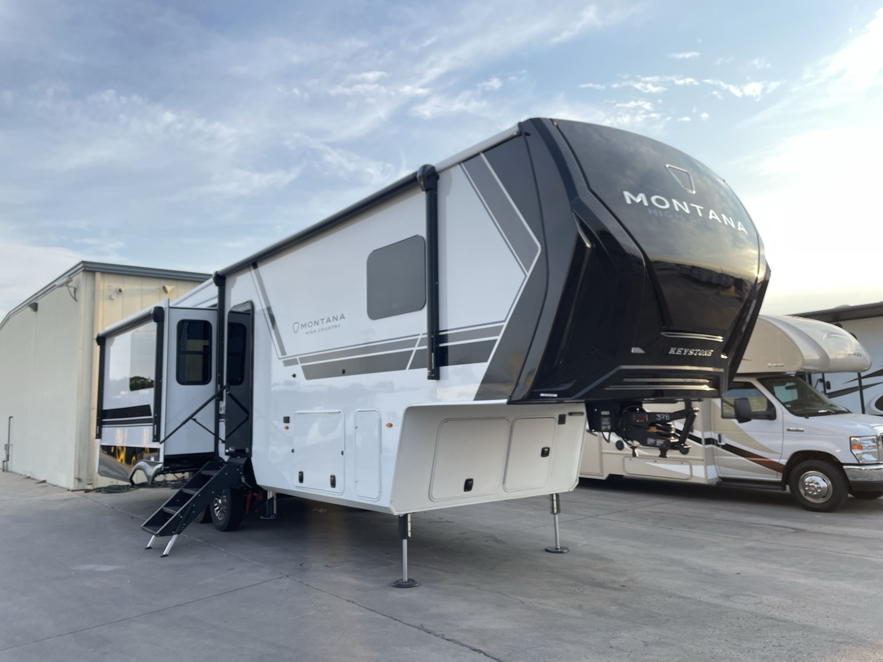 2027 Keystone MONTANA HIGH COUNTRY 300RK in oklahoma city OK