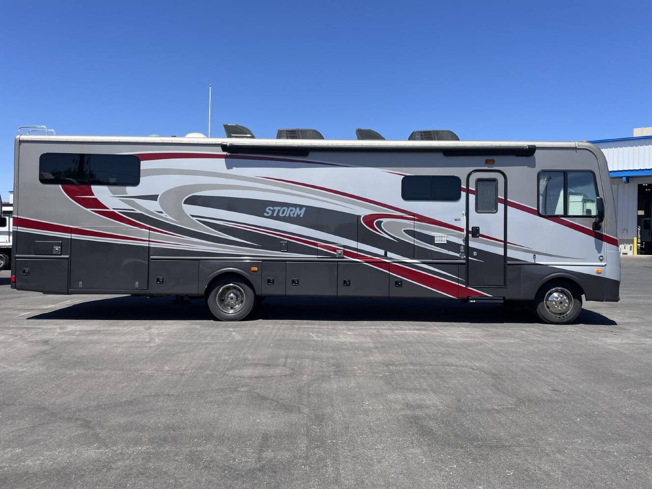 A photo of this 2017 Fleetwood STORM 36D