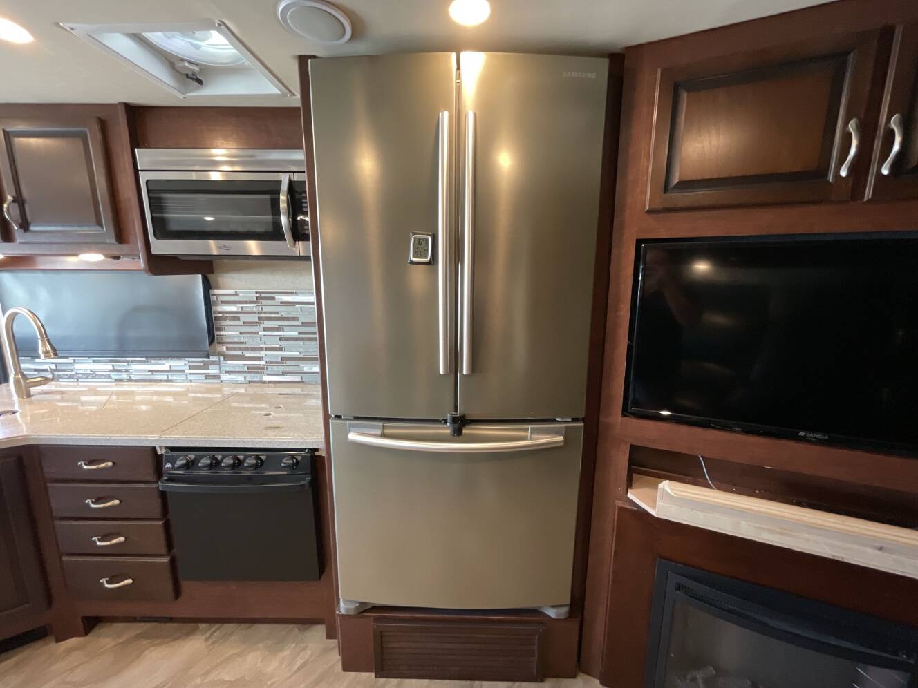 A photo of this 2017 Fleetwood STORM 36D