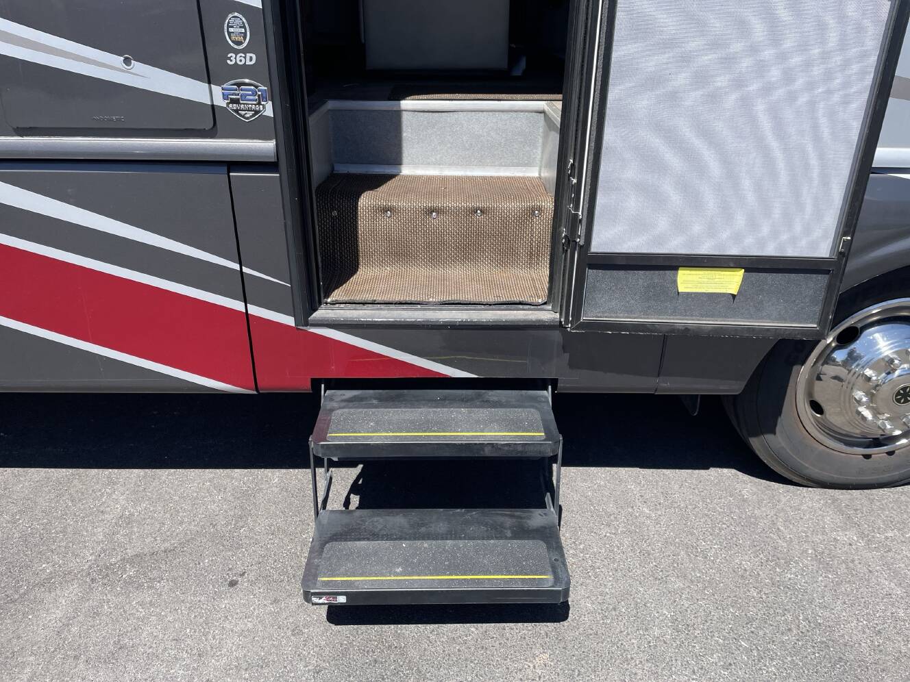 A photo of this 2017 Fleetwood STORM 36D