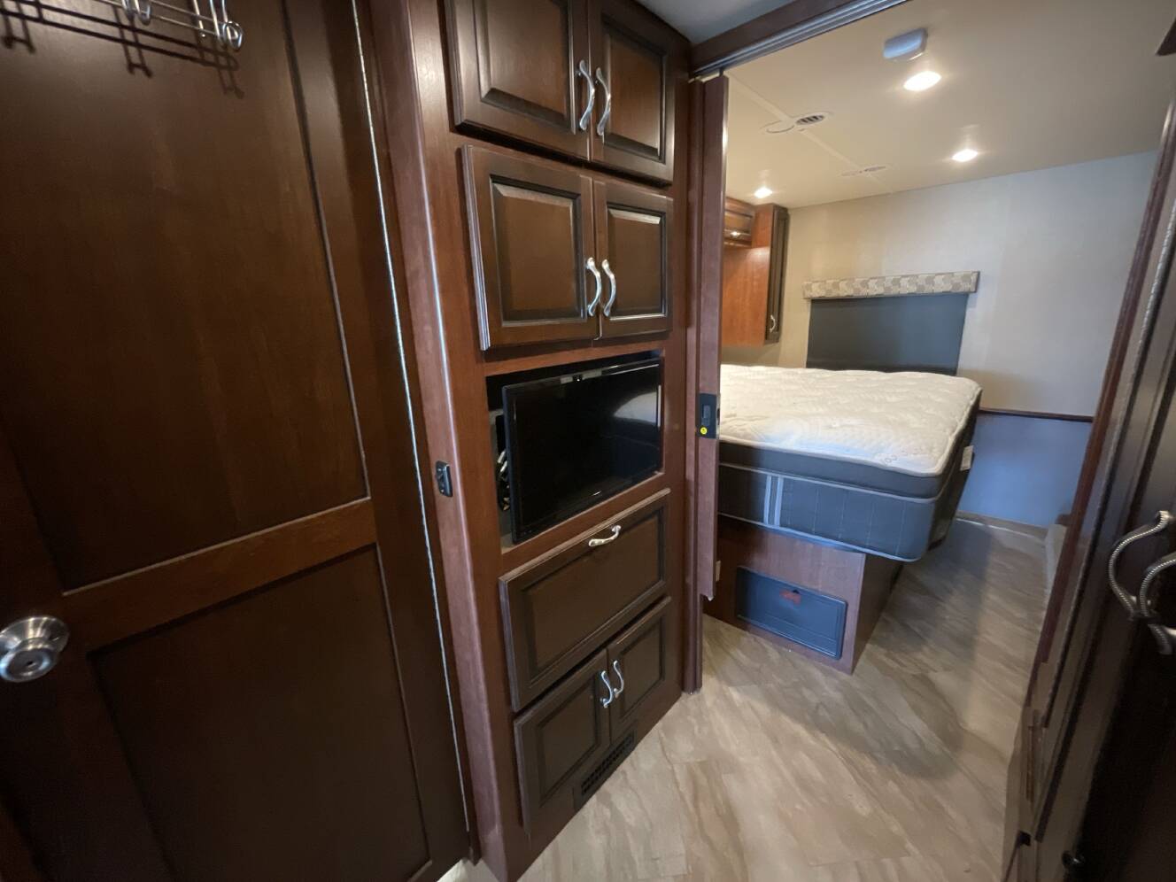 A photo of this 2017 Fleetwood STORM 36D