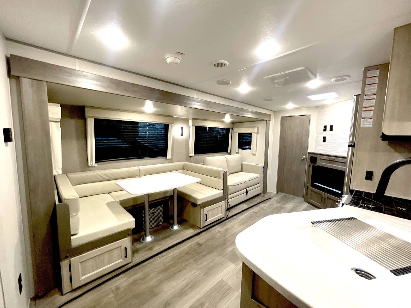 A photo of this 2025 Coachmen CATALINA LEGACY 263BHSCK