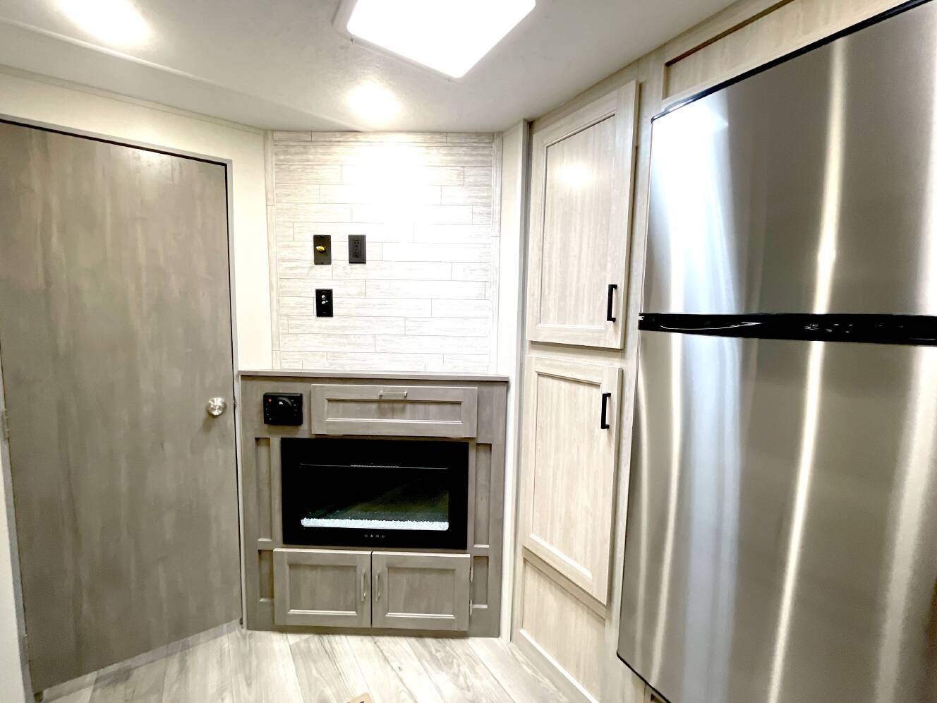 A photo of this 2025 Coachmen CATALINA LEGACY 263BHSCK