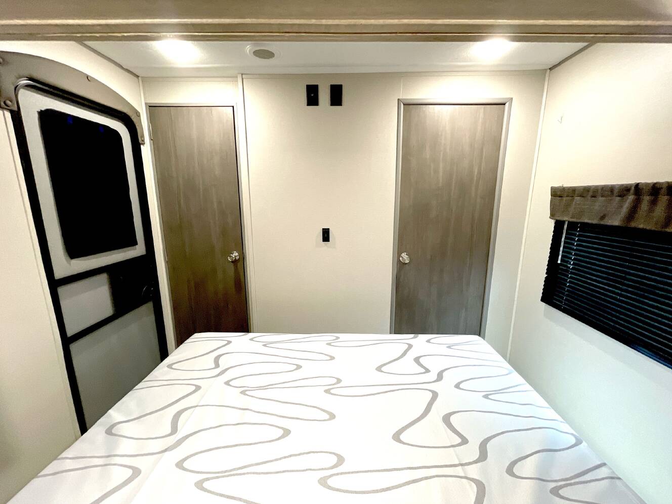 A photo of this 2025 Coachmen CATALINA LEGACY 263BHSCK