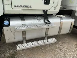 2014 Mack GU713