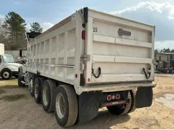 2014 Mack GU713