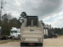2014 Mack GU713