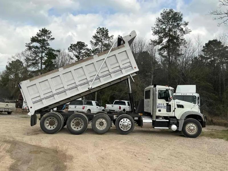 2014 Mack GU713