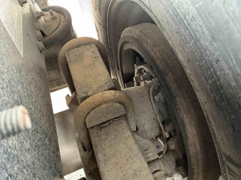 2014 Mack GU713