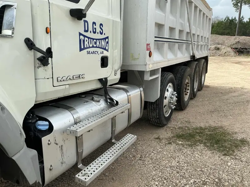 2014 Mack GU713