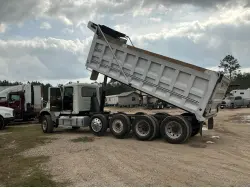 2014 Mack GU713