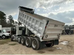 2014 Mack GU713