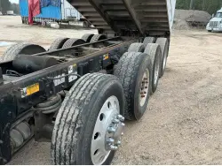 2014 Mack GU713
