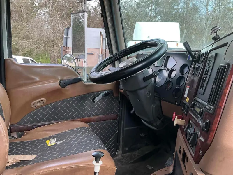 2014 Mack GU713