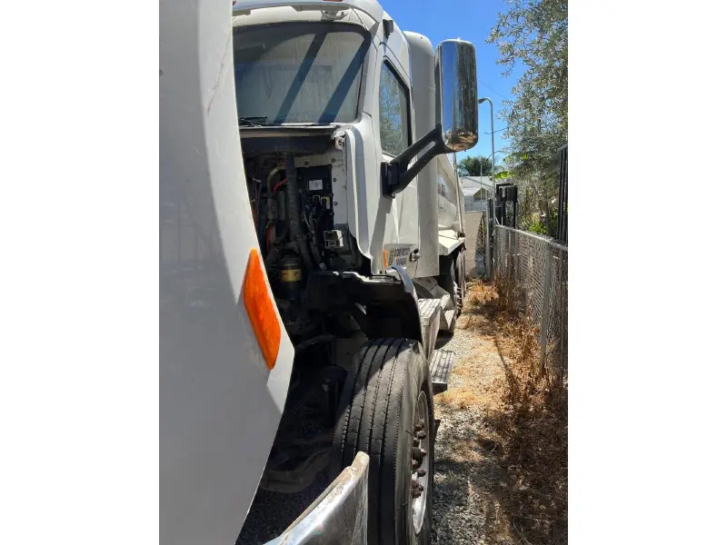 2016 PETERBILT 579