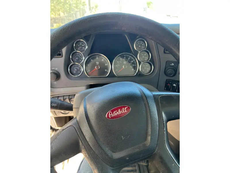 2016 PETERBILT 579