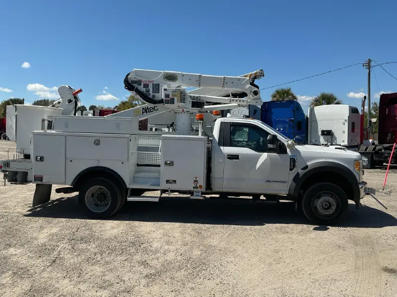 2017 FORD F550