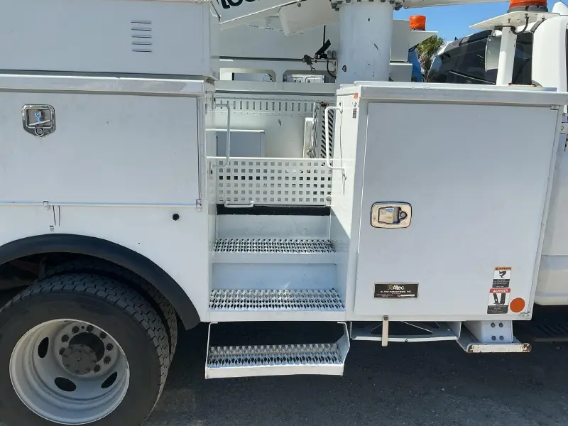 2017 FORD F550