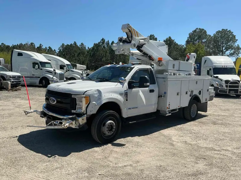 2017 FORD F550