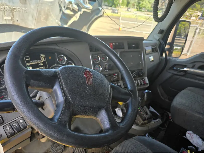 2016 KENWORTH T880